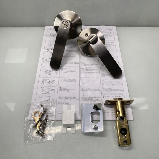 Privacy door lever handle